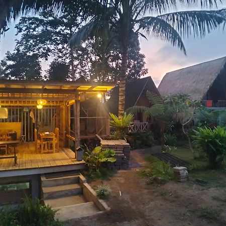 Girang Rinjani Bungalows テテバトゥ エクステリア 写真