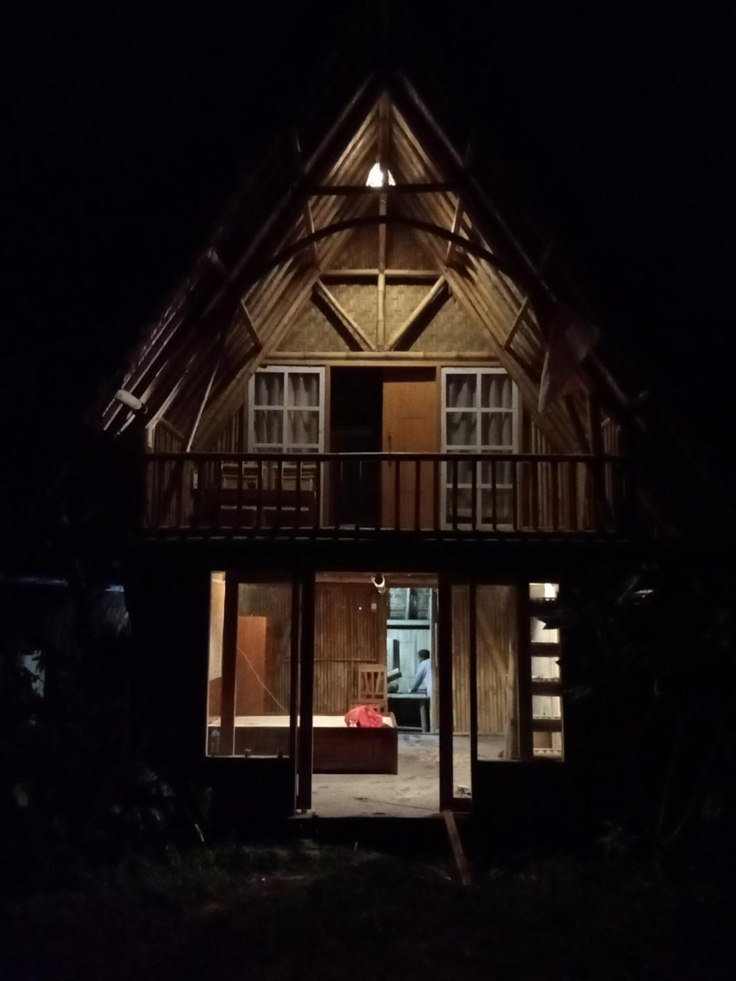 Girang Rinjani Bungalows テテバトゥ 部屋 写真