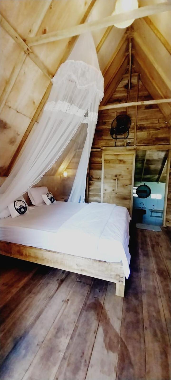 Girang Rinjani Bungalows テテバトゥ エクステリア 写真