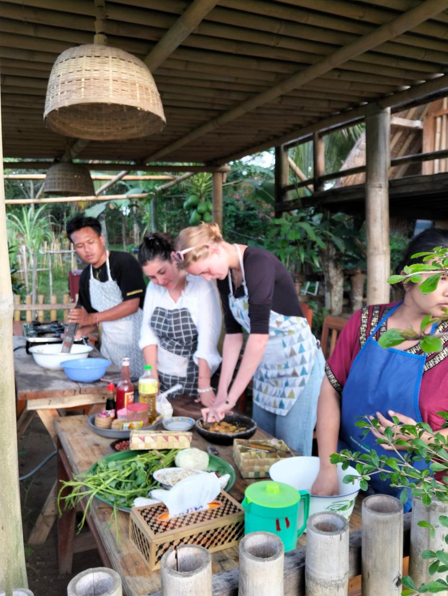 Girang Rinjani Bungalows テテバトゥ エクステリア 写真