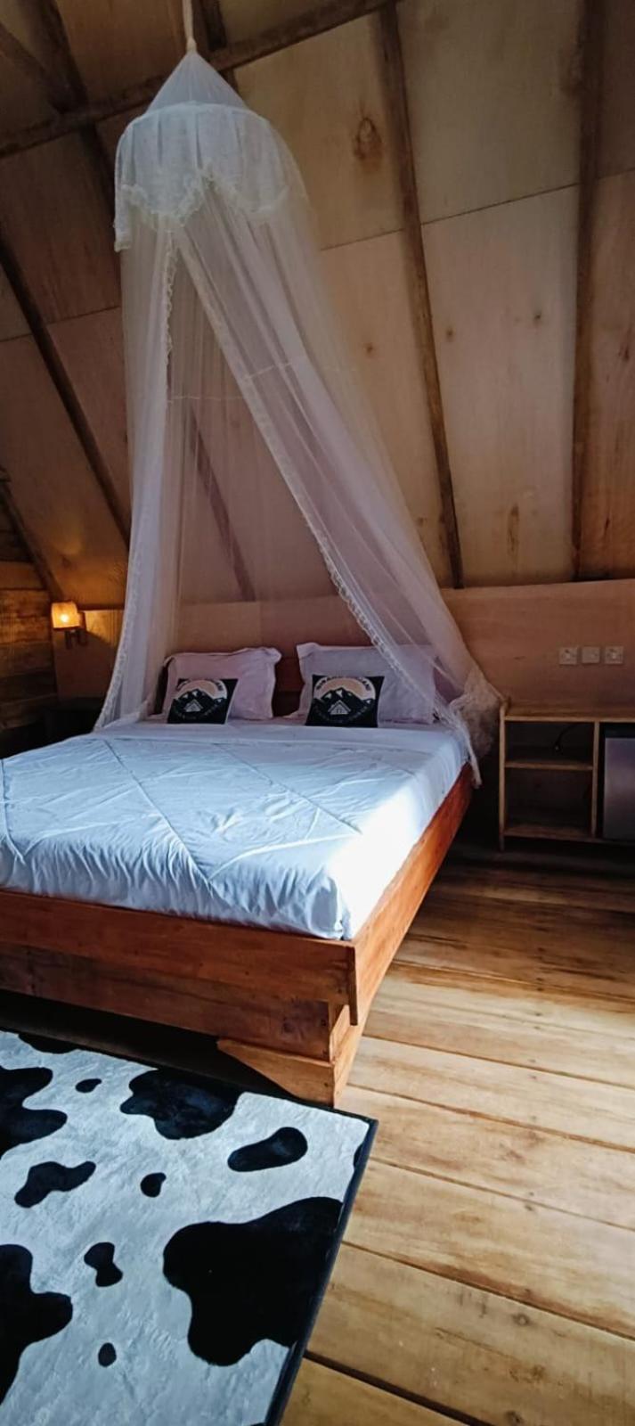 Girang Rinjani Bungalows テテバトゥ エクステリア 写真